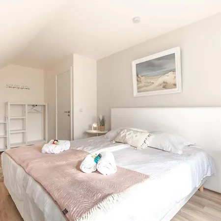 בית נופש Nest 25 - Beautiful Villa With Garden And Jacuzzi Near The Beach