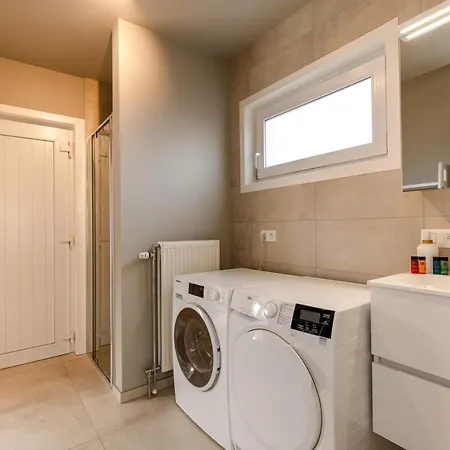 Nest 25 - Beautiful Villa With Garden And Jacuzzi Near The Beach 펜션 *