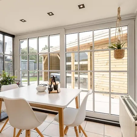 בית נופש Nest 25 - Beautiful Villa With Garden And Jacuzzi Near The Beach *